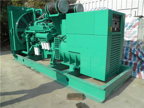 城阳出租发电机 发电机组厂家：柴油发电机组的控制屏的作用是什么？