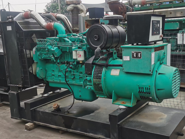 城阳冬季低温环境下，500KW发电机组启动电瓶的容量需求具体会增加多少？
